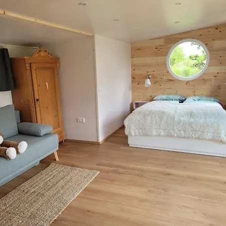 Haus Mit Stilvoller Und Tiny House Nahe Ammersee Fuer 2-6 Personen Geltendorf